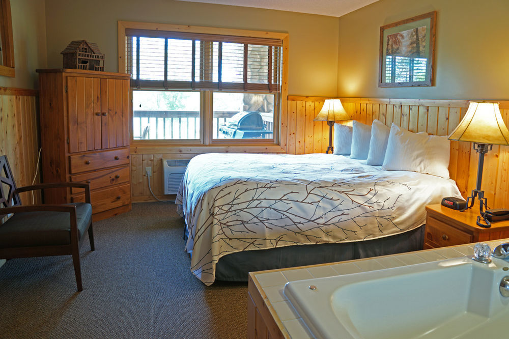 Sugar Lake Lodge Grand Rapids Eksteriør billede